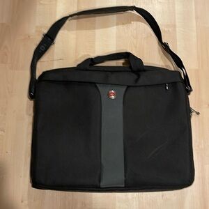 Wenger Swiss Company Black Legacy 17” Laptop Slimcase
